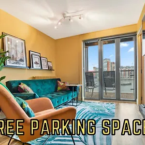 https://2-bed-docklands-apt-02-excel.brighton-hotels-england.com